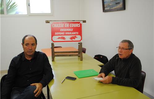  Hervé Fabre, le président de la Société de chasse six-fournaise Le Lièvre et son vice président, Christian Don
