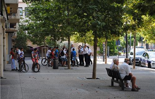 Intervention des forces de l'ordre pour disperser les jeunes