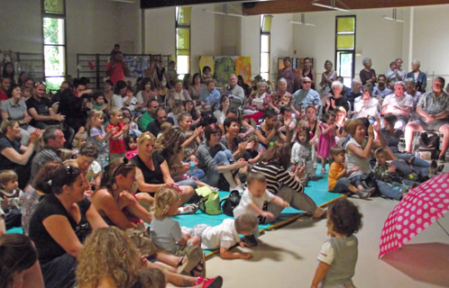 Ambiance de fête vendredi à la salle polyvalente pour la 9ème fête de la petite enfance.