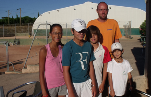 Guillaume Joseph avec ses jeunes compétiteurs.