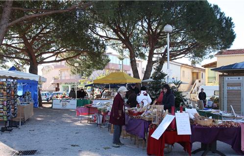 Une agréable ambiance pour ce marché de Noël.