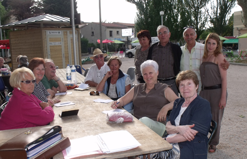 Les membres de l'Amicale les Lônes mon village