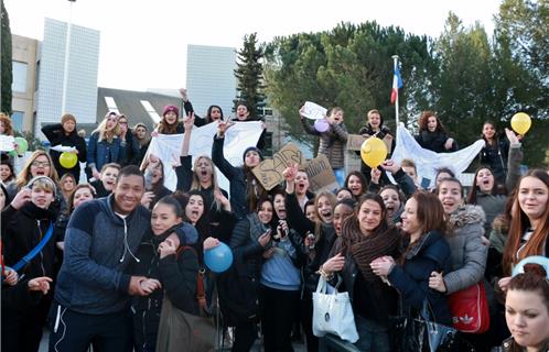 Les lycéens protestent devant le LEP la Coudoulière