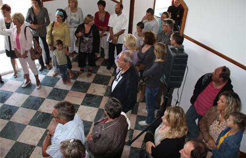 Le grand hall de réception de la Villa Nuraghes des Lônes a été le cadre de la présentation de la ville aux nouveaux arrivants.