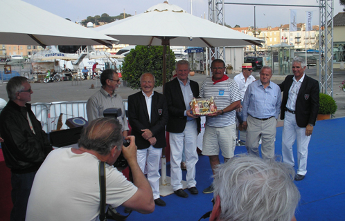 Ici Serge Sourd récompensé à Saint-Tropez.