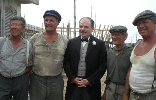 On reconnaît bien sûr Jean-Pierre Darroussin avec Serge Sourd, Christian Bénet, Alain Ferrand et Jean-Louis Dewez. (Photos de Alain Ferrand, de l'association des pointus de Sanary)