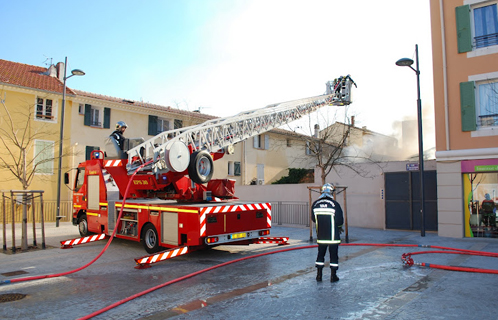 Les sapeurs-pompiers de Six-Fours, la Seyne et Toulon sont intervenus avec une grande efficacité samedi matin en centre ville.