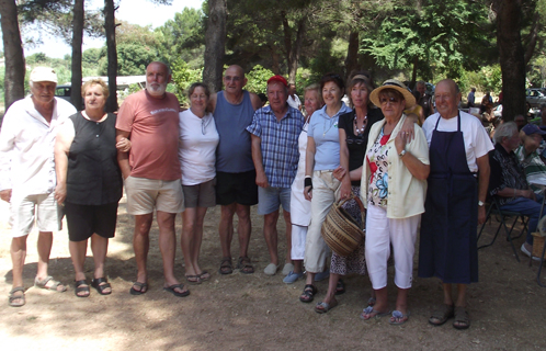 L'équipe de Lou Peilou réunie pour une sardinade à Guillemard.