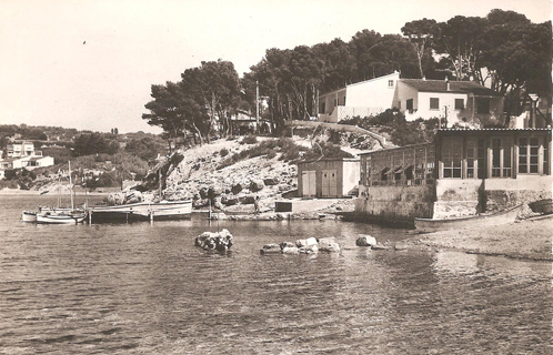 L'Aricot dominant ce qui sera plus tard le port de la Gorguette. Cliché autour des années 50 (collection de Serge Sourd).