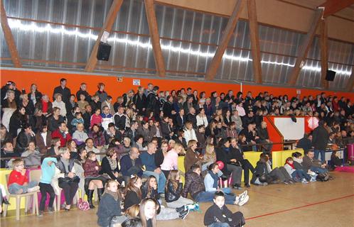 La tribune du Palais des Sports était comble