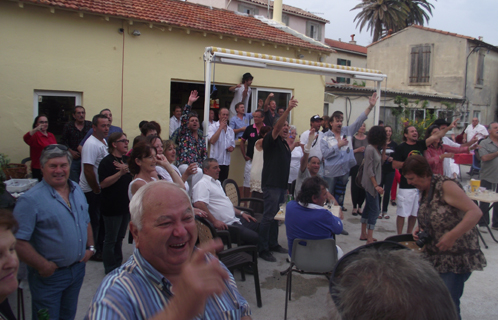 La fête s'est terminée par le chant de l'hymne provençal.