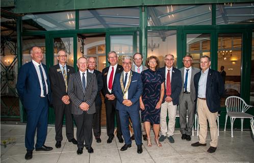 Le  nouveau président et de son comité 2017/2018. (Vice président: Guy Eveillard, Protocole: Anne-Marie Etienne, Secrétaire: Vincent Buzancais, Trésorier: Serge Trischitta.)