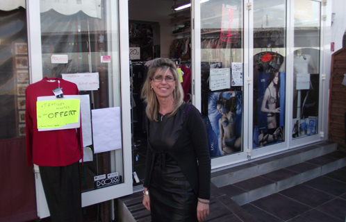 Elisabeth a toujours le sourire et maintient ce petit commerce très apprécié.