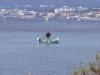 Pointu traversant la lagune en toute illégalité.