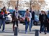 Les jeunes nageuses de l'A.S. Cachalots à leur arrivée à la piscine nimoise