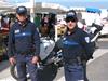 Les policiers municipaux Aline Paulin, Brigadier chef principal, et Eric Braillon, chef de police, ont géré la circulation durant l'intervention des secours. (photo AI)