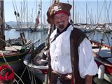 Les pirates attaquent le port