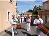 Peu de touriste pour apprécier la musique provençale.