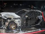 Une voiture brûle sur le parking de la Citadelle.