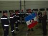 Le drapeau de l'école reçoit sa médaille