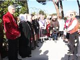 Lou Raioulet a déposé une plaque sur la tombe du félibre Lilou Ribero