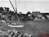 Les baux et la villa Michel Pacha vus de la jetée du phare.