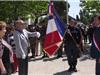 Remise de drapeau.