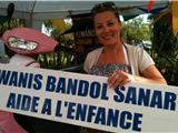 La vendeuse du magasin Les Sudistes remporte le scooter de la tombola du Kiwanis