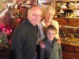 Jean-Patrick et Nanou, entre la décoration de Noël de leur maison et la crèche de l'église