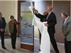 Inauguration du "totem" en présence de Ferdinand Bernhard, Serge Pallares, Mireille Peirano, René Gaudino et Marcel Leguay.