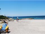 Un dispositif pour les handicapés sur la plage des Roches Brunes