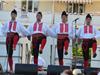 Les danseurs étaient très synchronisés