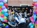 Les enfants du catéchisme font leur carnaval.