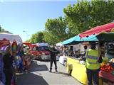 Les pompiers imaginent un feu de bateau... un jour de marché