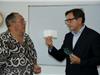 Jean-Sebastien Vialatte reçoit le chèque des mains de l'ancien Président Lucien Latouche