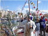 Bénédiction religieuse de trois pointus sur le port de Sanary