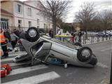 Accident spectaculaire devant l’école primaire de la Coudoulière