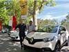 Bruno et Gérard, à coté du Renault Captur, SUV vedette de la marque