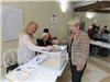 C’est au bureau 4, présidé par Brigitte Crevet, adjointe au Maire, que Mireille Peirano, candidate socialiste, a voté dès les premières heures de la matinée.