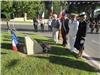 Recueillement devant la stèle du 23 août 1944 où s'est concrétisée la libération de la ville