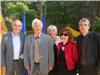 Gérard Delestre et ses collègues enseignants: Josette Parodi, présidente de la section de Six-Fours-les-plages des Délégués Départementaux de l’Education Nationale, Jean-Louis Imbert, président départemental de la Fédération des Délégués de l’Education Nationale, Madame et Monsieur L’Hote. 