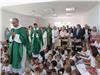 Précédé du Père Veillon et de son adjoint, Mgr. Rey, Evêque de Toulon fait son entrée dans la chapelle de l'église Sainte Geneviève