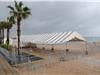 Les tentes  en montage entre les orages ce mercredi  plage de Bonnegrâce. On attend les champions dès jeudi!