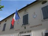 Une minute de silence à 12h devant la Mairie de Six-Fours