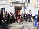 Attentats : solidarité et recueillement sur le parvis de l'Hôtel de Ville