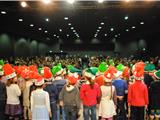 La chorale de l'école maternelle Reynier sur les planches de la salle Malraux