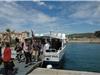 Arrivée sur l'île de Bendor pour le vernissage de l'exposition de Sophie Zenon