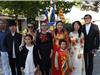 Une délégation en costumes Viêtnamiens