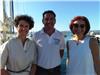 La conseillère communautaire Fabiola Casagrande et l'adjointe au Brusc Delphine Quin avec le capitaine du port.