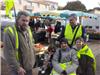 La famille au complet au marché du centre-ville, rejointe ce samedi par le gilet jaune de La Seyne.